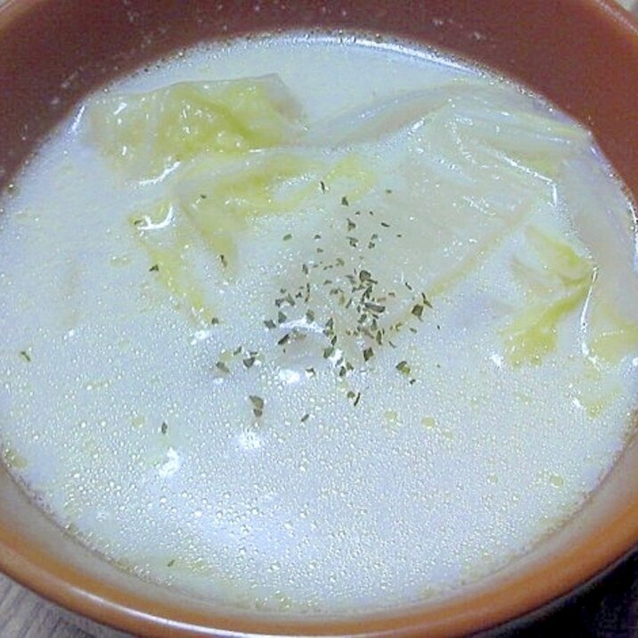 優しい味わい白菜のクリームスープ